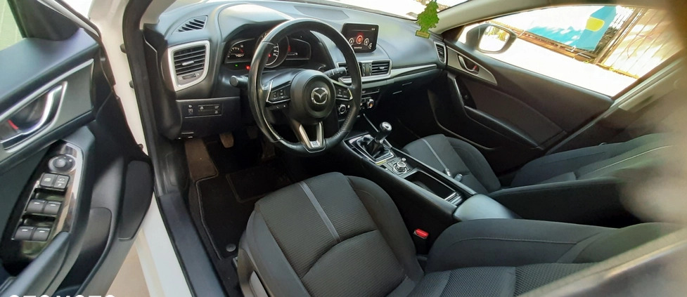 Mazda 3 cena 52700 przebieg: 72800, rok produkcji 2017 z Warszawa małe 781
